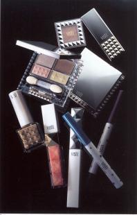 全球正品化妝品批發(fā)直供 一線大牌超低折扣，精細(xì)化學(xué)品全渠道賦能