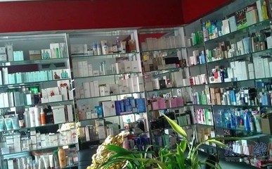 蘭蔻化妝品深度解析 從正品批發(fā)到直銷渠道的選購指南